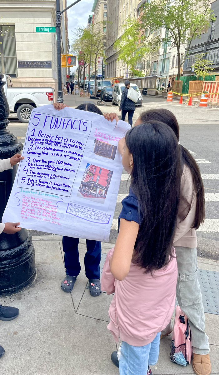 My high schoolers @usahsnyc just facilitated a historical walking tour w/ @MsRuthy315’s middle schoolers about NYC Activists & NYC sites connected to their activism. Learn more: docs.google.com/document/d/1-z… @Civics_For_All @LWVNYC @gencitizen @MuseumofCityNY @Gilder_Lehrman