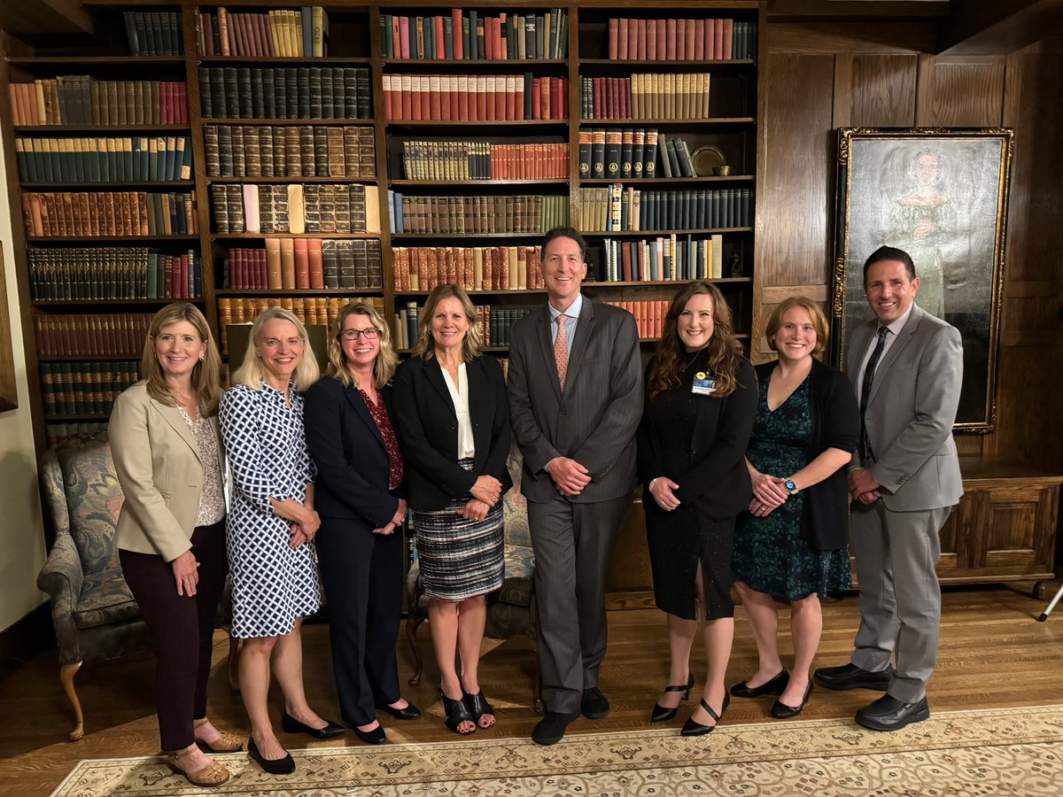The NPPA Exec team is thrilled to announce the launch of the Mayo Clinic Office of NP PAs - Rochester! 🎉 A culmination of years of hard work & a testimony to @MayoClinic Rochester’s commitment to recognizing contributions of NPs & PAs across patient care, education, & research!