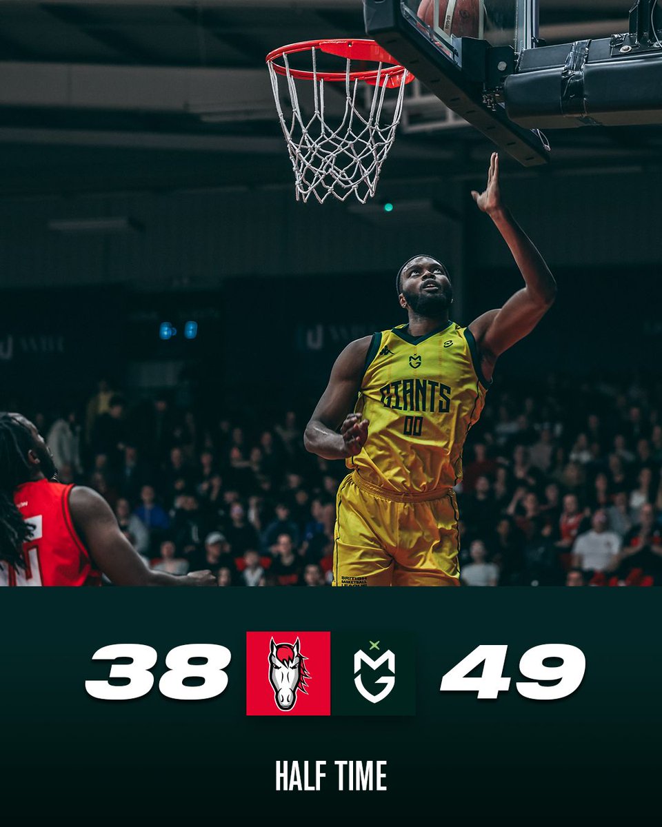 McrGiants's tweet photo. 😤 GIANTS UP BIG AT HALF!!
#IAMGIANT #BritishBasketball https://t.co/1muD6wWcPA