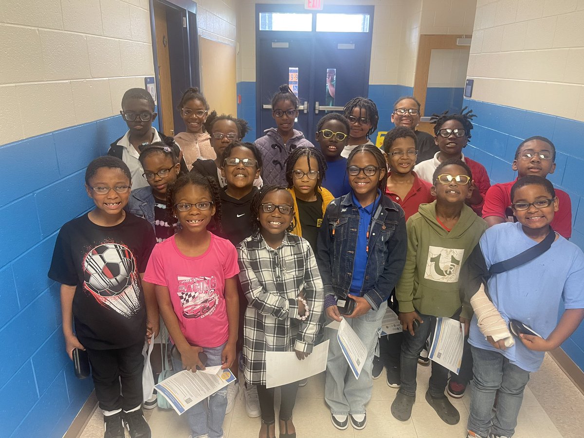 Our @APSFinchEagles received new glasses today!  Thank you @galighthouse for donating 👓 so our scholars will see more clearly.  We appreciate you! ❤️💙 @FinchNurse @DrTSpencer @_craigasimmons @apsupdate