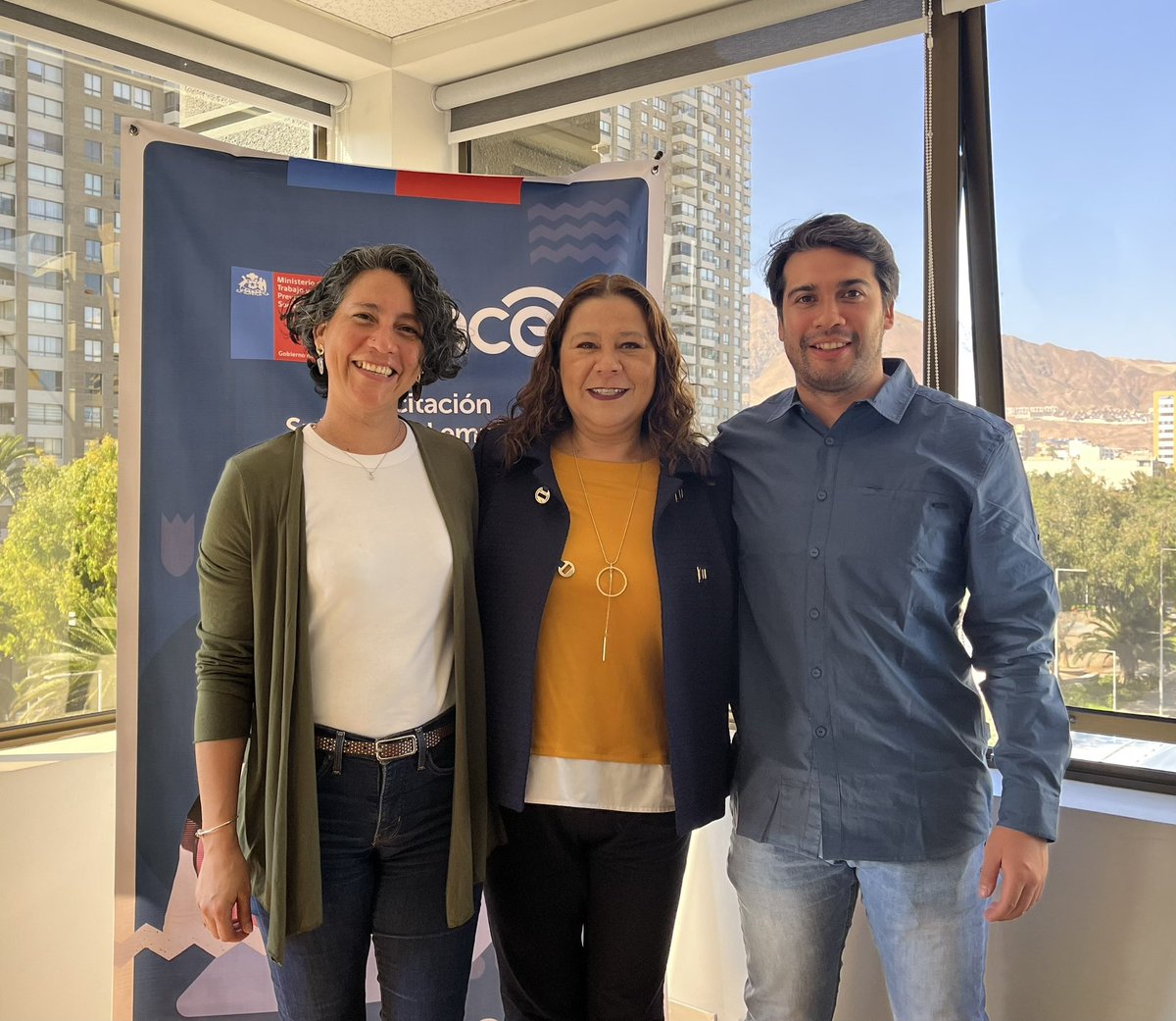 OLAntofagasta's tweet photo. 📌✅ El equipo del Observatorio Laboral de la Región de Antofagasta ejecutado por la @ucn y financiado por la @subsectrabajo, se reunió con la directora regional del Sence Antofagasta, Karen Pérez Varas.

Se realizó un trabajo de coordinación y colaboración para este 2024 . ✅ https://t.co/XduyrHWMiF