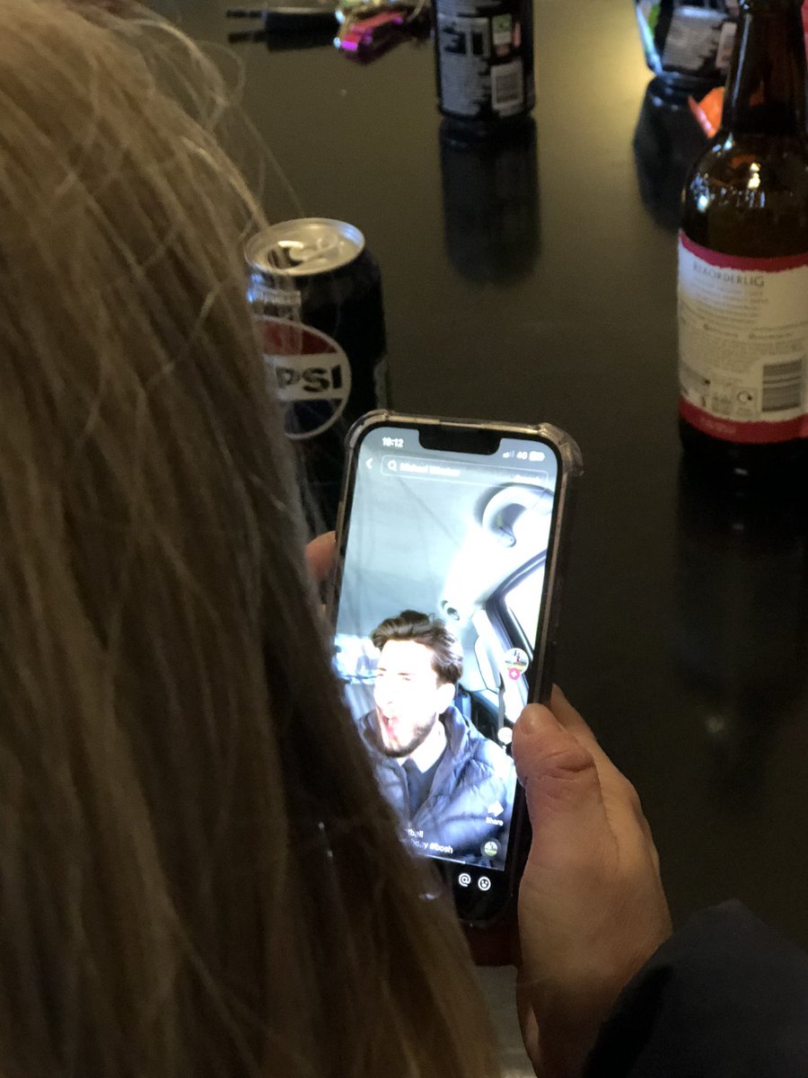 ❌❌❌SPOTTED❌❌❌

<a href="/Falcini_Terry/">terry falcini</a> fangirls 

#rcfc🔴⚫️⚽️