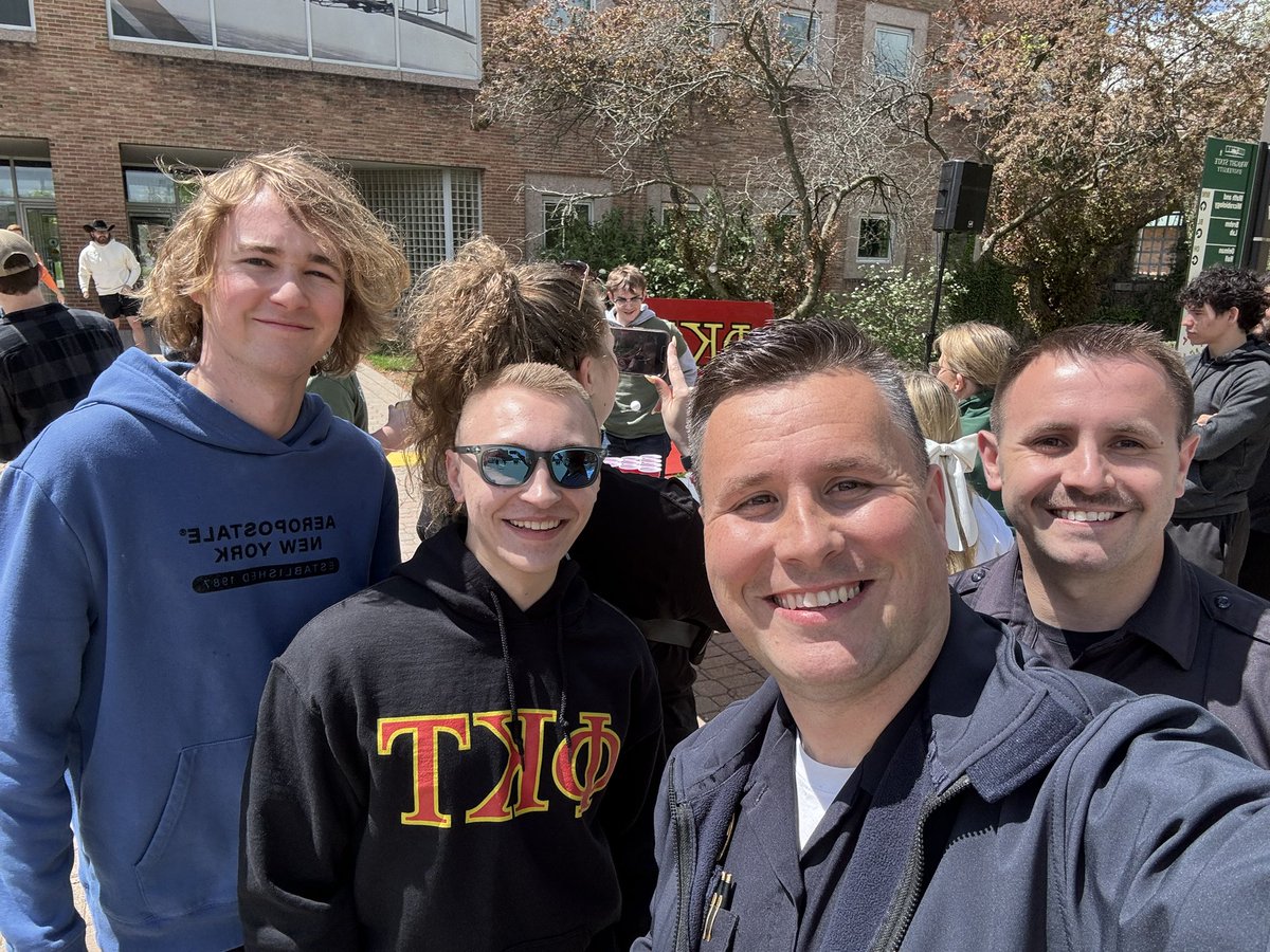 Had an incredible time at our annual April Craze event at @wrightstate ! It's inspiring to see the impact we can have when we come together as a community. 🚔🐺#CommunityPolicing #CommunityEngagement #AprilCraze #Publicsafety #police