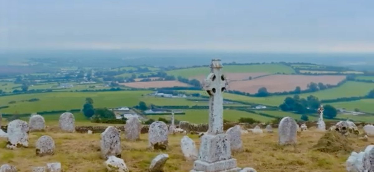 'Offaly, I didn't know much about you but you've charmed and enchanted me, and I will be back' says @sinead_moriarty. Yep, we tend to do that here, so why not come and visit Offaly and see for yourself! @visitoffaly Or watch back here: youtu.be/jasQREBCsvk?si…