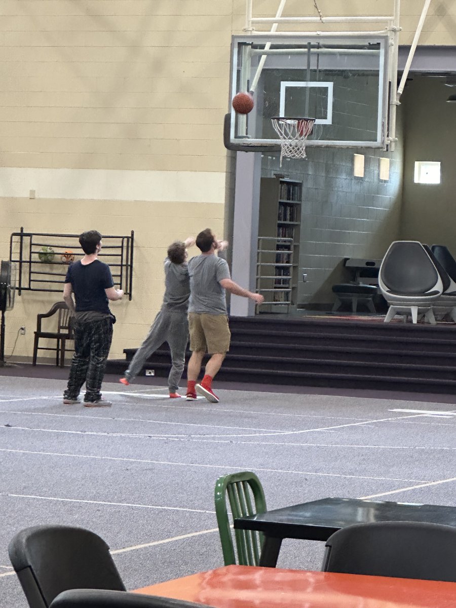 ProgramElevate's tweet image. When you earn a credit, you get rewarded with a basketball game with the principal! It was a great way to end our week.