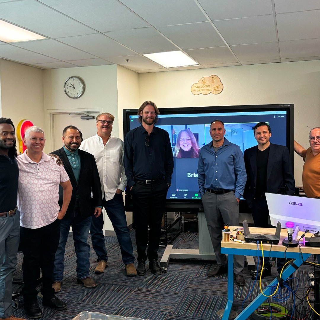 Congrats to our Internet of Things Bootcamp graduates on their Demo Day! There were so many amazing projects, we look forward to seeing what our new students will create this June! Registration still open! #DemoDay #FUSEmakerspace #Deepdive #CapstoneProjects #InnovationInProgress