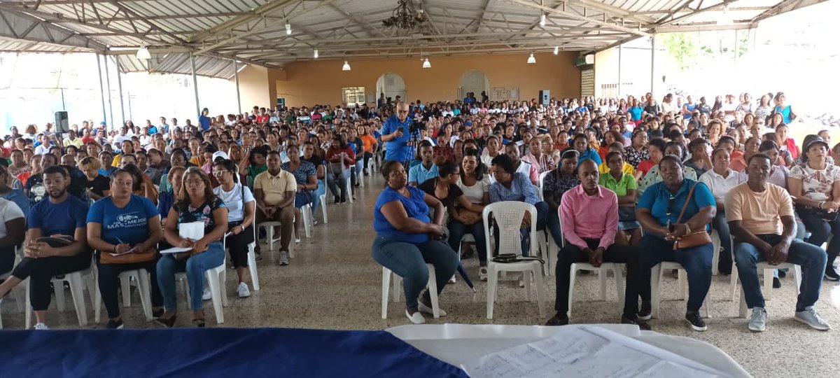 NuestraADP's tweet photo. ADP celebra asambleas en todo el país.

Reconfirman concentración frente el Minerd el próximo martes 23

#Hilo 1/2 

 #ADPSeMovilizaPorLaEducación 
#ADPALaCalleOtraVez
#ManifestaciónPorDignidadDocente https://t.co/YytwA0PGHk