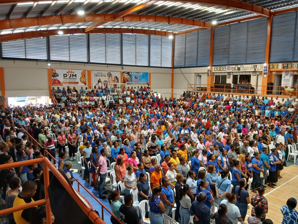 NuestraADP's tweet photo. ADP celebra asambleas en todo el país.

Reconfirman concentración frente el Minerd el próximo martes 23

#Hilo 1/2 

 #ADPSeMovilizaPorLaEducación 
#ADPALaCalleOtraVez
#ManifestaciónPorDignidadDocente https://t.co/YytwA0PGHk