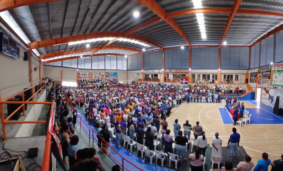 NuestraADP's tweet photo. ADP celebra asambleas en todo el país.

Reconfirman concentración frente el Minerd el próximo martes 23

#Hilo 1/2 

 #ADPSeMovilizaPorLaEducación 
#ADPALaCalleOtraVez
#ManifestaciónPorDignidadDocente https://t.co/YytwA0PGHk