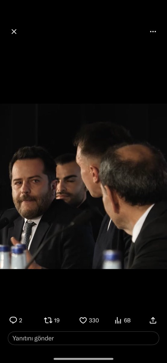 AliNaciKucuk's tweet photo. Galatasaray’ı yaşıyor….

Şu kare çok şey anlatıyor…

Fotoğraf�� çeken arkadaşın da emeğine sağlık… https://t.co/vAghFSY49a