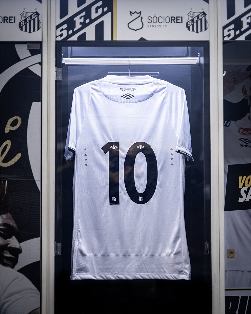 Santos anuncia oficialmente que a camisa 10 do clube será “guardada” até que o time volte para a primeira divisão. “A iniciativa visa enaltecer a memória do maior jogador de todos os tempos, Pelé, que transformou o 10, em símbolo de qualidade nos gramados”, trouxe em nota.