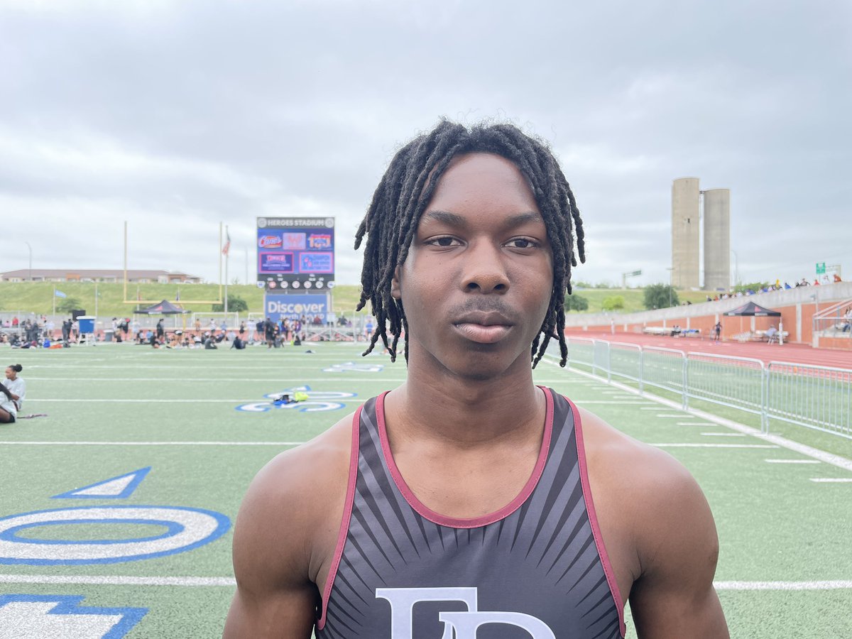 qmartinez's tweet photo. Flour Bluff’s Cameran Dickson is the Region IV-5A boys long jump champion with a mark of 23-1.5. @CallerSports @bluff_sports https://t.co/9Ye9wITq91