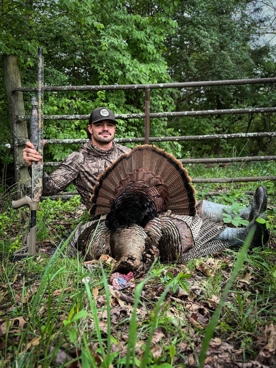 KashDaniel15's tweet photo. Out here on em, boys. Thankful for another day spent in the woods. #springthunder #turkeyhunting https://t.co/panMx2Gxcw