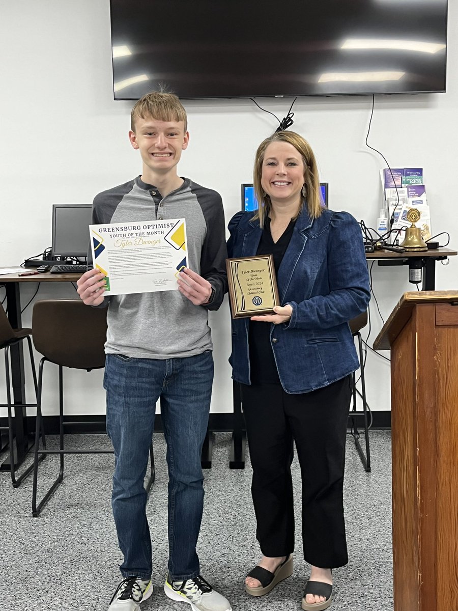 GCHSPirates's tweet photo. This week we celebrated April’s Optimist Youth of the Month, Tyler Dwenger! Thank you to our high school athletes and partners for sharing about our Champions Together program! @gchschamp1 https://t.co/wdtYBTU5OT