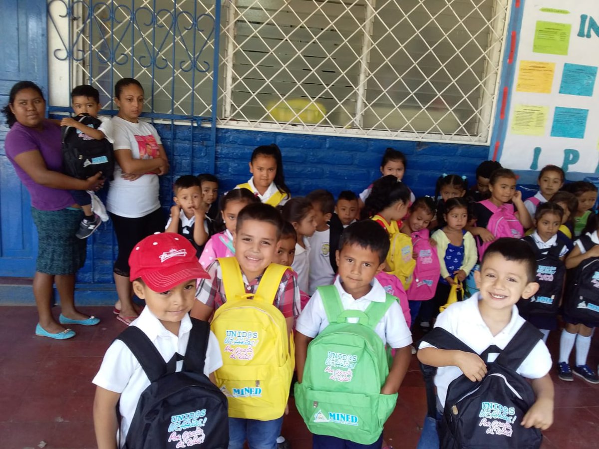 #Nicaragua Creando las condiciones para que ningún niño de escuela pública, todos con útiles escolares para que nadie se quede en casa. avanzando en el desarrollo educacional de nuestro pueblo. #UnidosEnVictorias #SomosVictoriasVerdaderas