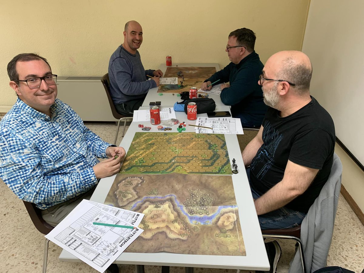 alnecronomicons's tweet photo. Sesión de juegos esta tarde 19/04 en el Club.Motu battlegrounds, battletech, ricochet robots,the climbers.
@DiscipArmitage @StudioArchon @HTPublishers @Nosolorol @EGigamesh @MalditoGamesES @DevirIberia @Asmodee_es #juegos #juegosdemesa https://t.co/cDol2HGa0m