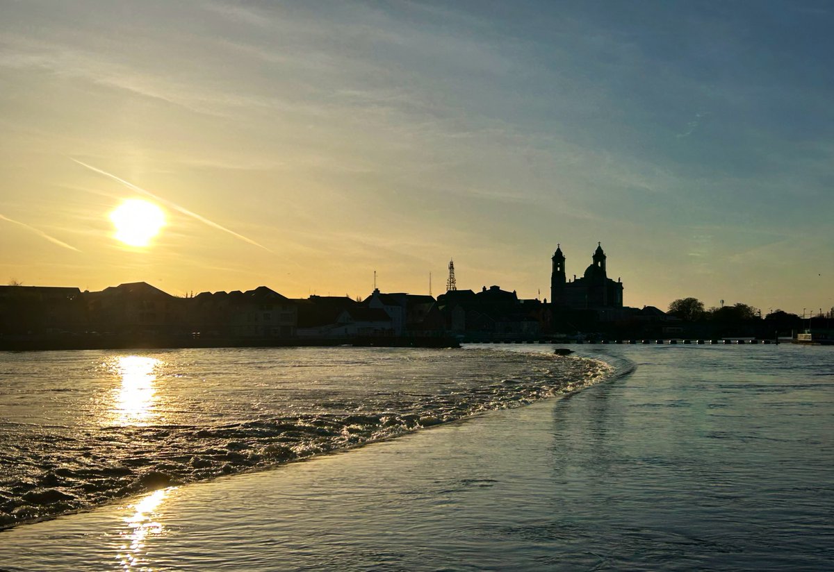 Friday evening by the Shannon in Athlone