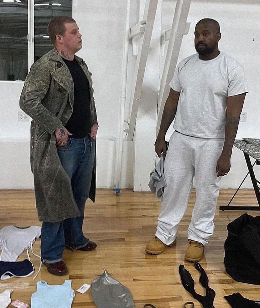 Ye and Yung Lean at the YZY HQ in LA.
New YZY SZN? 🐐