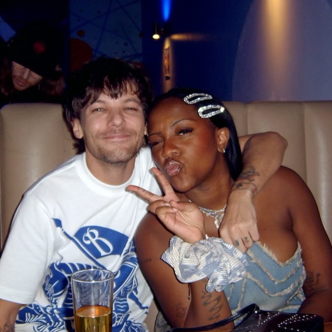 HLDPromo's tweet image. “I love that man, I think he’s brilliant and his whole team is brilliant. One of the first things is how safe all of us felt on tour— all the girlies all together.“ 

-Artist and UK FITFWT opening act @rachelchinourir on touring with Louis, via Cosmopolitan UK.