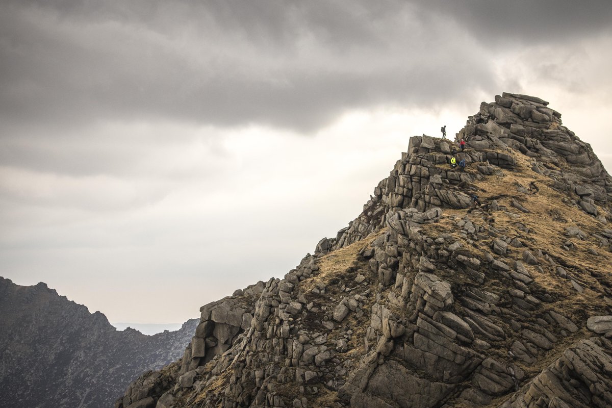 Welcome back to the Rat Racers and theird Ultra Tour of Arran! Gie it laldy everyone! 🏃‍♀️😊 #wearearran #seefeelbe #arranwelcome 📷Rat Race Adventures