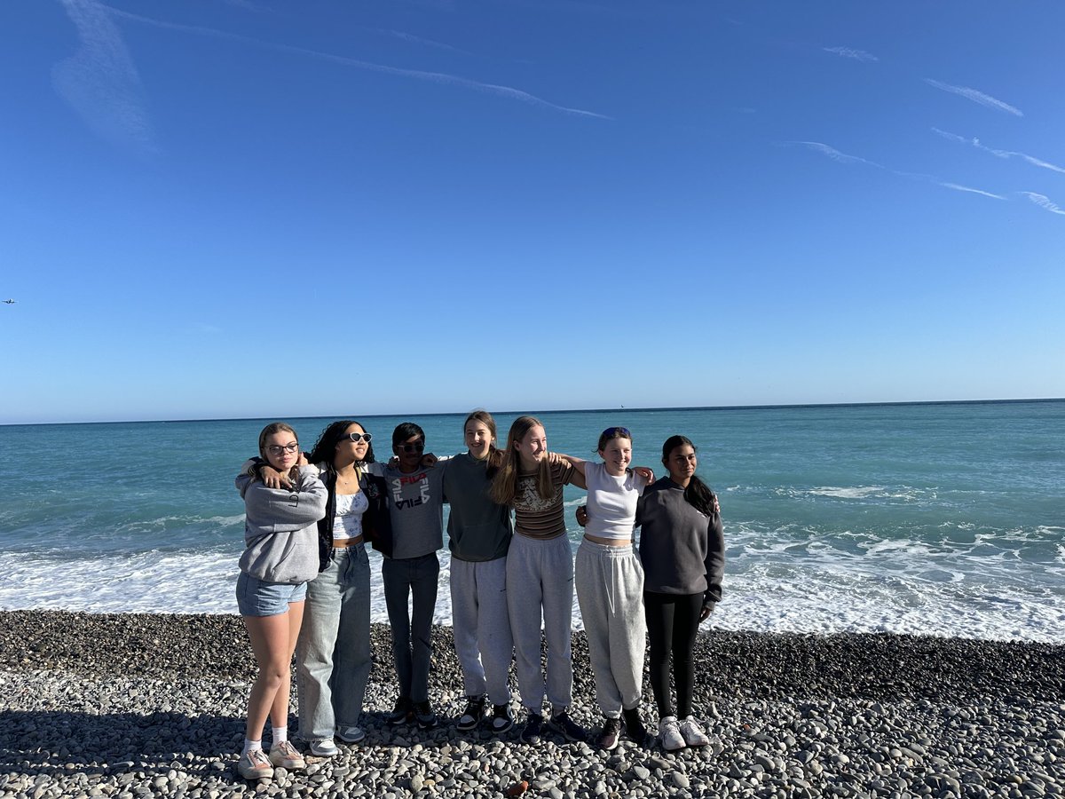 Caterham_French's tweet photo. On s’est relaxés sur la plage ! https://t.co/lybSaaMei3