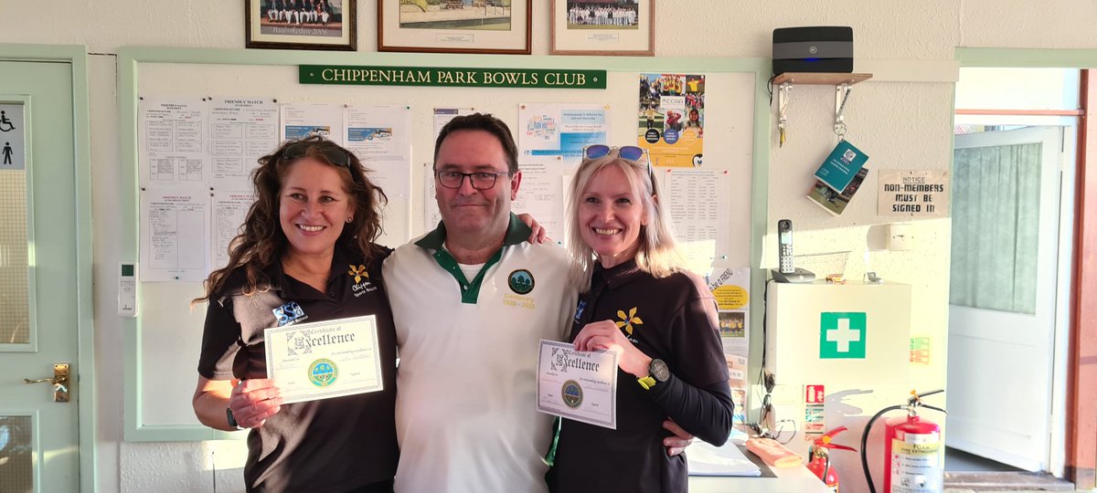 Massive thank you to Chippenham Park Bowls (John Coles Park) 😎 for a wonderful evening of Bowls and celebrations 🍾 really delighted for our Chippenham Primary Schools to work with Tony B and experience the joy of Bowls!! Contact your SSCOS for further details ✨️ 👌