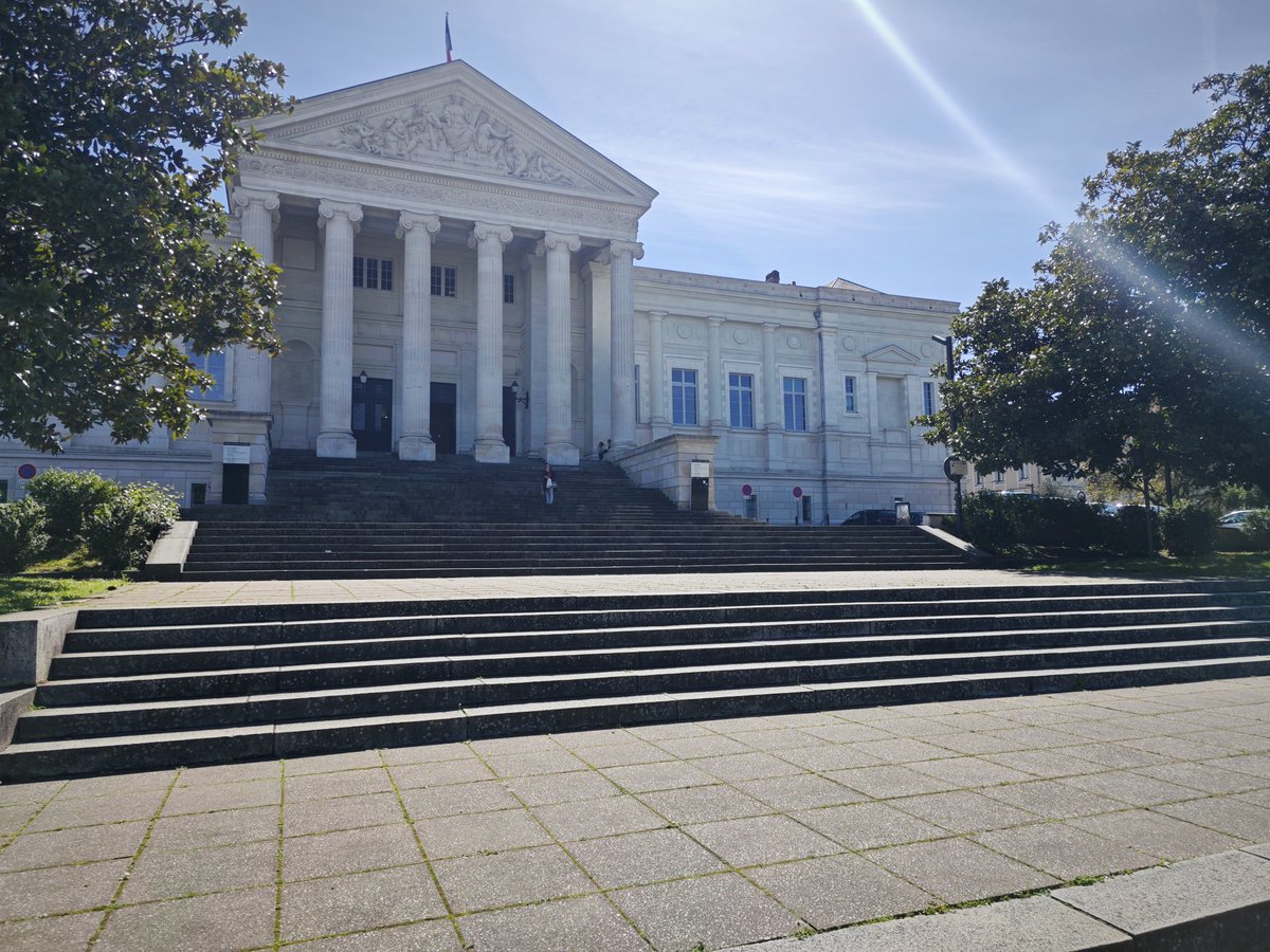 Mise en place d'un test de mise en dépression du sol #sds au Palais de Justice d'Angers... 
Premiers résultats encourageants après activation du système !
 #radon #Angers
 solutions-radon.fr