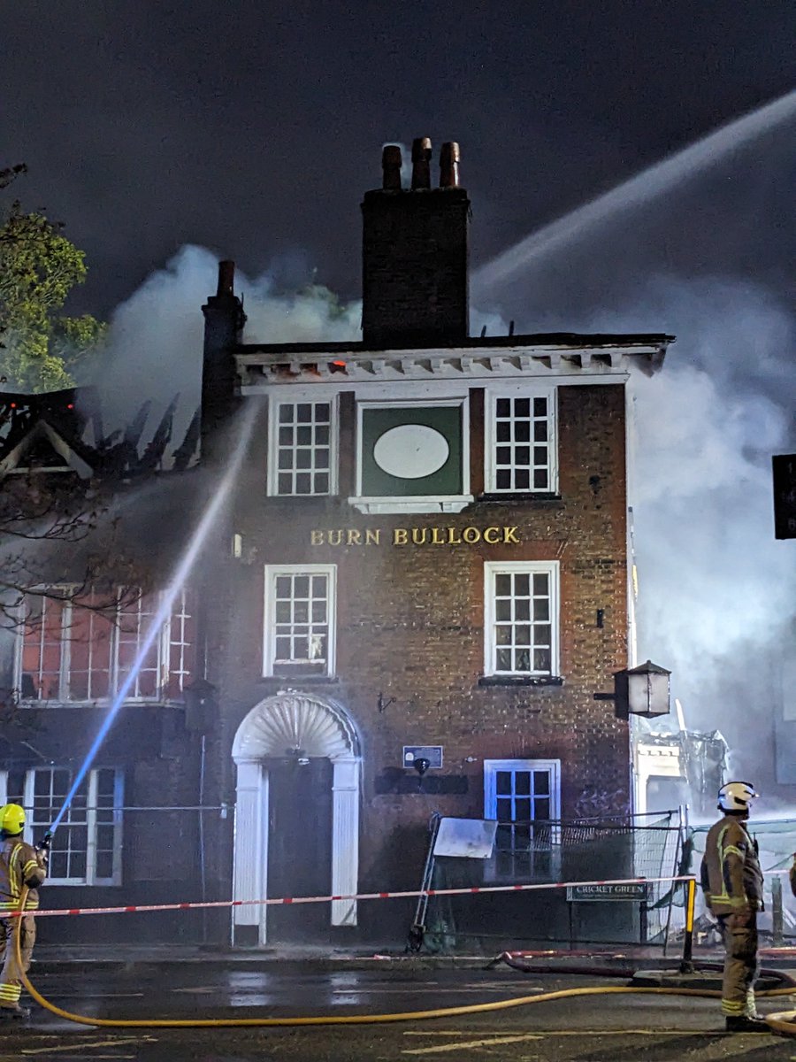 Hoses from @LondonFire trying hard to save the eaves at Burn Bullock