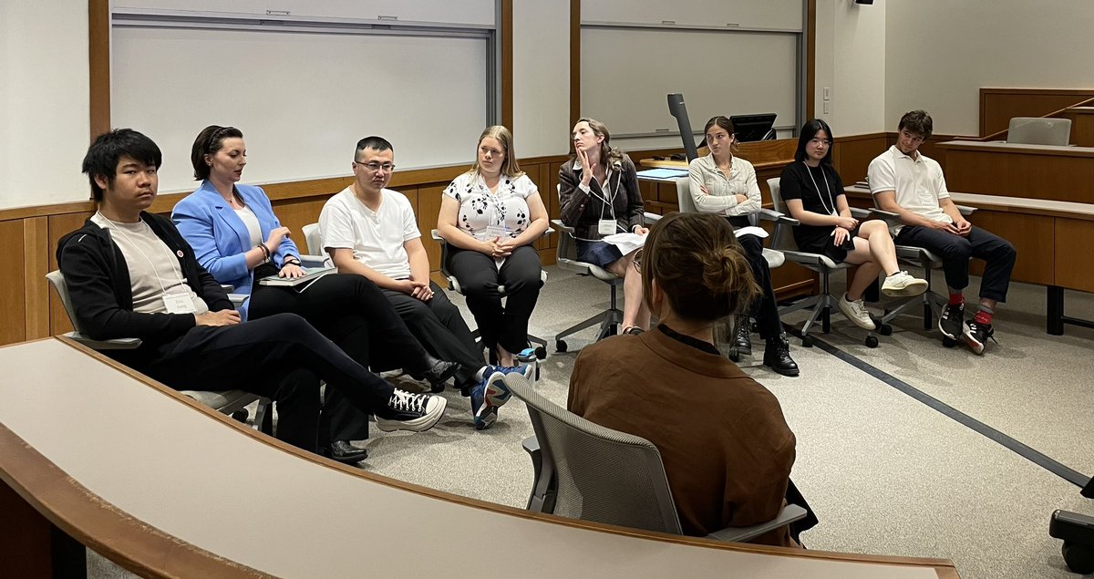 Humanities students across disciplines sharing their research projects (which have taken them around the globe!) at the @WUSTLArtSci Office of Undergraduate Research symposium today in a special roundtable hosted by @WashUHumanities —