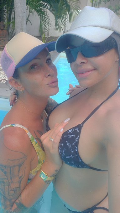 Who else is an April Baby like us?? 🥳🎂💖♈️ @mistystonexxx @MrsKellyPierce https://t.co/xGSAS0kaVW<a class="tags" href="/tag/mistystonexxx">@mistystonexxx</a><a href="/tag/mvsales"class="tags"><span>#mvsales</span></a>