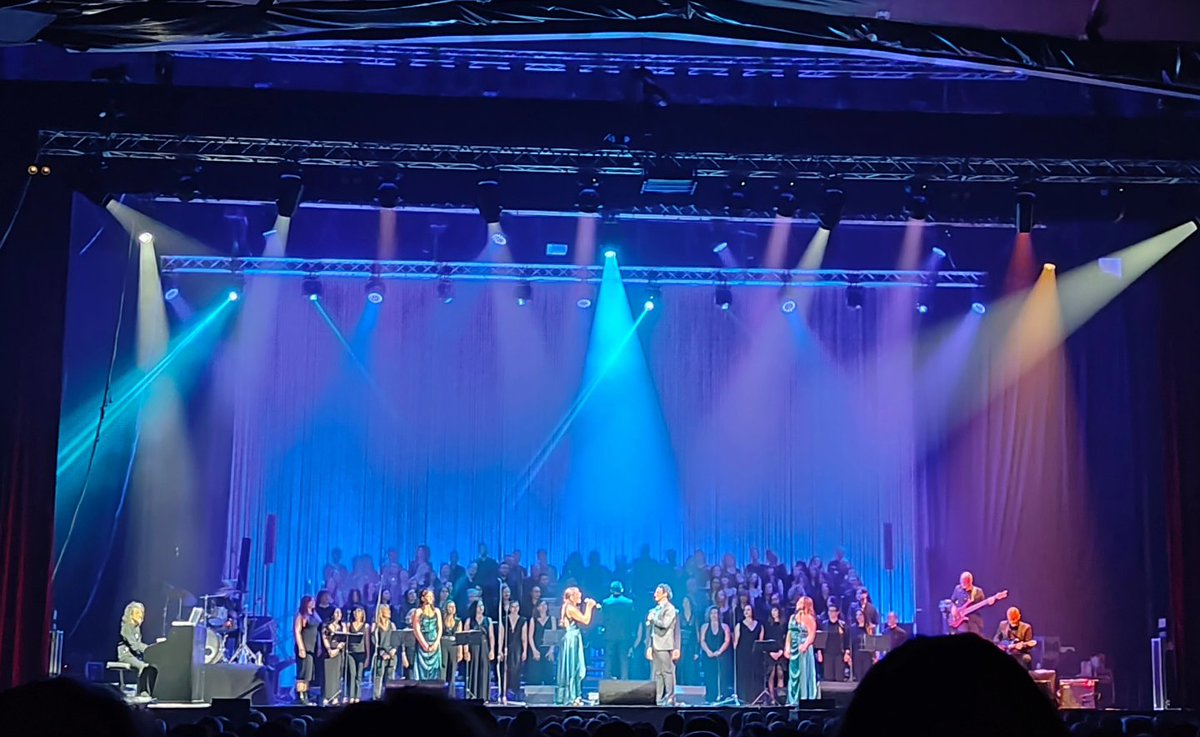 PriscaLab's tweet photo. Because you need a drop of magic, music and talent to be a roboticist! The #PRISCAlab is attending #broadway #musical featuring our MSc student @_pat995 🤖 #Robots #HRI https://t.co/xmgWua0O3n