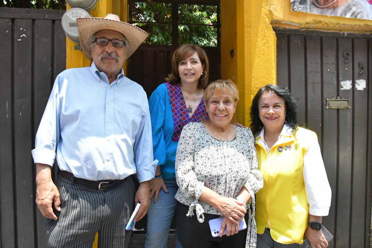 Hoy, en compañía de @gabysalido, recorrimos nuestras calles para seguir platicando con los vecinos sobre lo que viene para #Azcapotzalco en los próximos 3 años. Hemos logrado muchos avances, la alcaldía ya no está abandonada y en los siguientes 3 años vamos a continuar por este