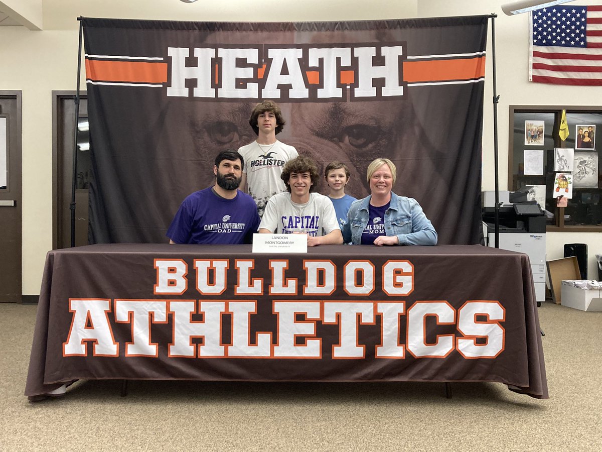 HEATHHS_AD's tweet photo. Congratulations to Riley Baum, Nash Hayes, Landon Montgomery &amp; their families on their signing to compete at the next level! Riley @ChathamUBase Nash @BethanyWVgolf  &amp; Landon @CapMenSoccer #810 #BulldogElite #BulldogsLEAD #HowYaLivin #42 https://t.co/NjKsOL8FbW