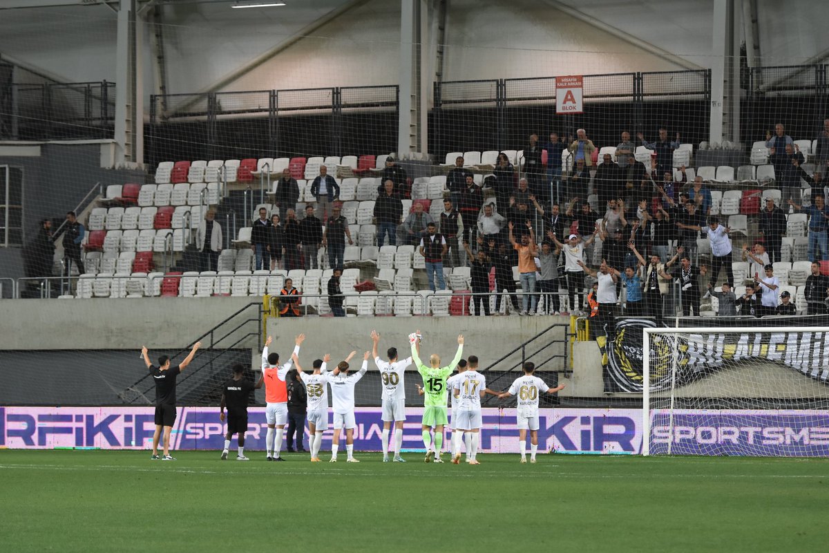 🖤🤍 Altay deplasmanında Takımımızı yalnız bırakmayan taraftarlarımıza teşekkür ediyoruz.