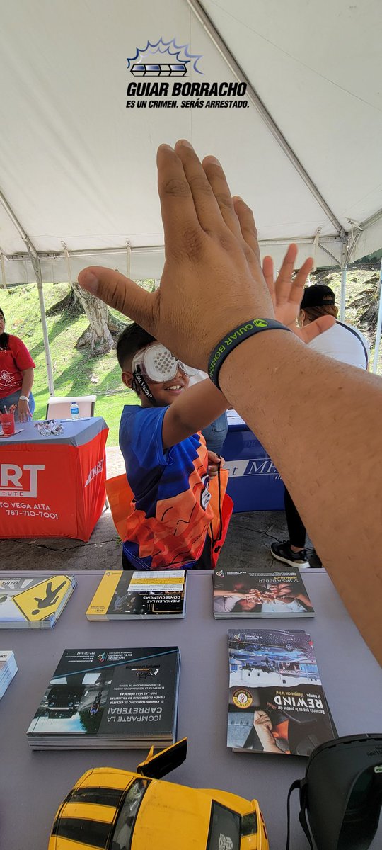 munbtaoficial's tweet photo. Por Motivos de la Semana de la Niñez Temprana. Nuestro Coordinador del #TeamCST Ricardo Otero  Participo y Oriento a Padres y Niños del Programa Head Start/ Early Head Start Municipio de Vega Baja. Sobre la instalación adecuada del asiento protector.
@CSTPR @munvboficial https://t.co/AkqNKkCmiF