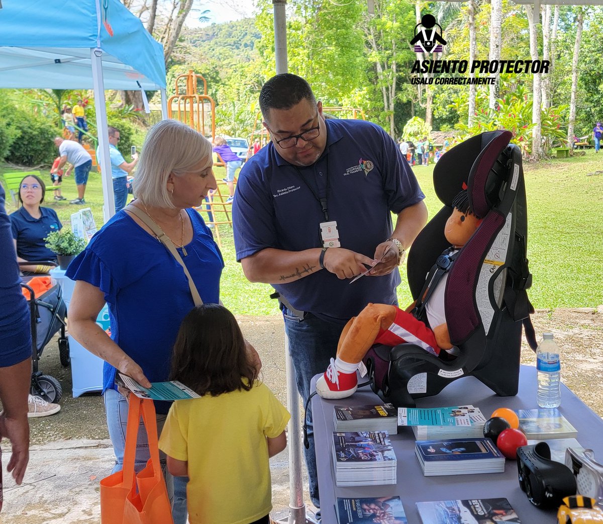 munbtaoficial's tweet photo. Por Motivos de la Semana de la Niñez Temprana. Nuestro Coordinador del #TeamCST Ricardo Otero  Participo y Oriento a Padres y Niños del Programa Head Start/ Early Head Start Municipio de Vega Baja. Sobre la instalación adecuada del asiento protector.
@CSTPR @munvboficial https://t.co/AkqNKkCmiF