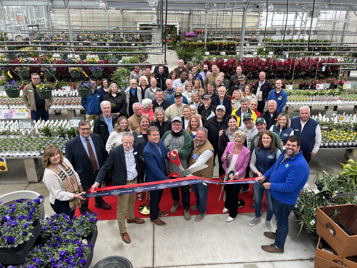 The ribbon has been cut at the newly-expanded Pahl's Market! Join these longtime MFU members for their spring grand opening event tomorrow from 10:00 AM – 3:00 PM. Learn more: pahls.com/event/spring-i…