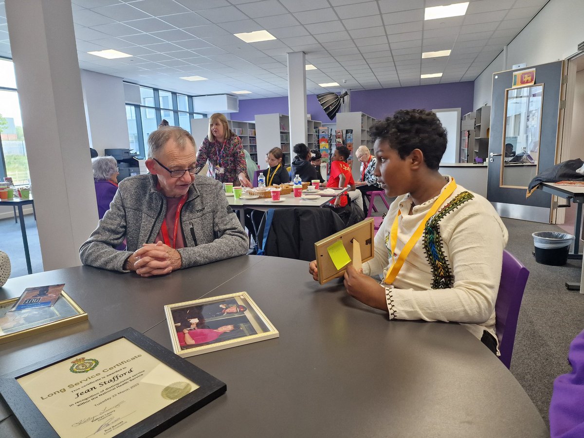We even had the privilege of welcoming members of our community! @BSA_Leeds9 sat with our wonderful students discussing local and personal history. A fantastic snapshot into the rich history of Burmantofts 🤩💜