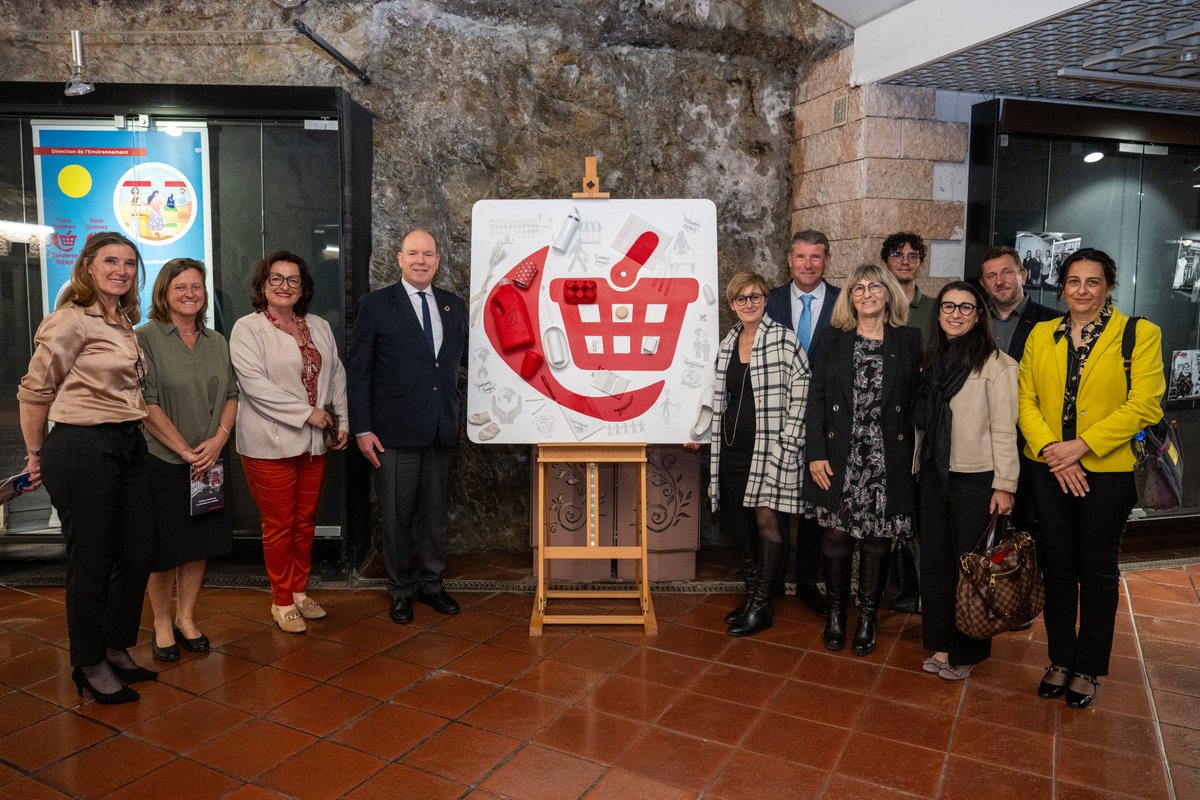 ✒🇲🇨 MONACŒCOART® 🍽️🌿 NEW TRENDS & CIRCULAR ECONOMY The Sovereign Prince unveiled the #exhibition about Monaco Eco-Engaged Shops and Restaurants #Sustainability #FoodSafety #slow food @FPA2 📸Direction de la Communication 👉monacoecoart.com/post/the-sover…