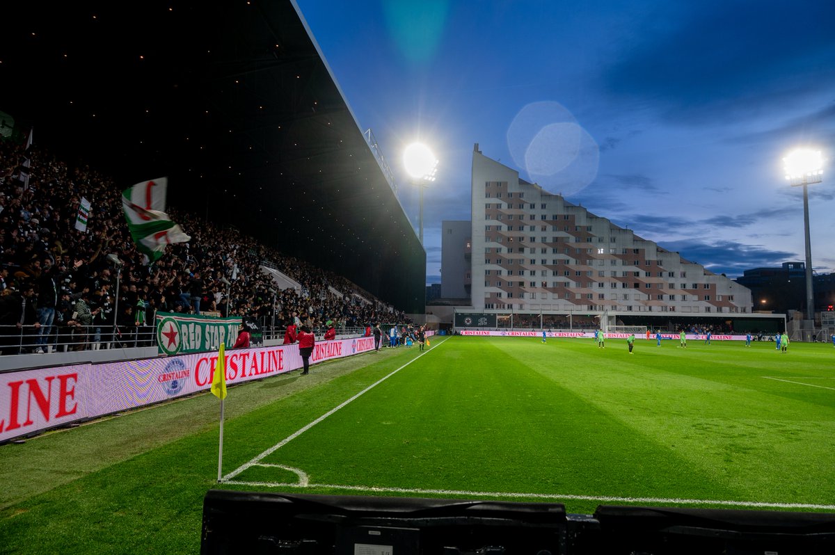 Ça fait longtemps que notre Stade Bauer n’avait pas connu la Ligue 2 ! 1998-2024 #LeRedStarEnLigue2 #LaLigue2àBauer 

📸 3 Samir Rouan