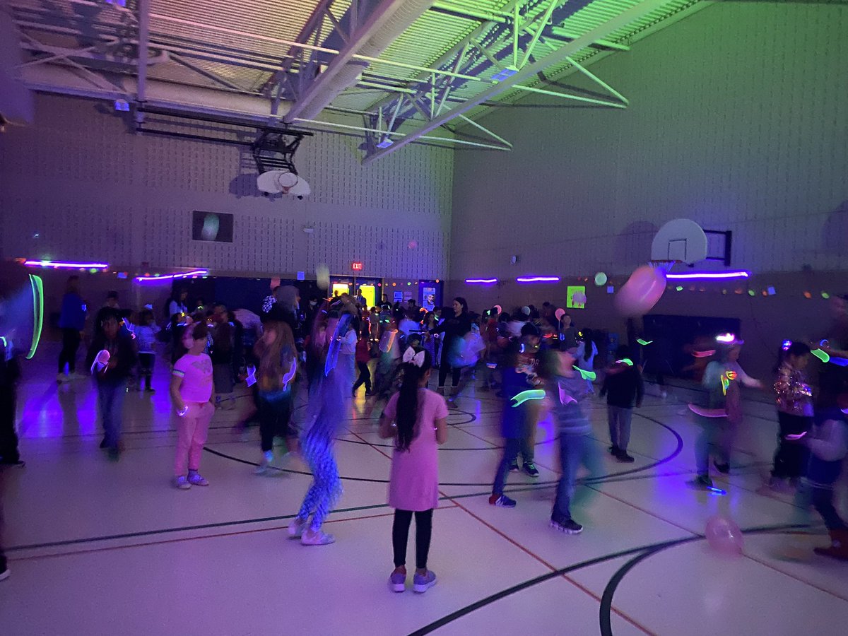 WOorcas's tweet photo. Our amazing student leaders and School Council volunteers organized and awesome Grade 1&amp;2 Glow Dance today! It was so much fun to dance, sing and have fun with our friends! #orcaproud https://t.co/CwyjOzXR5n