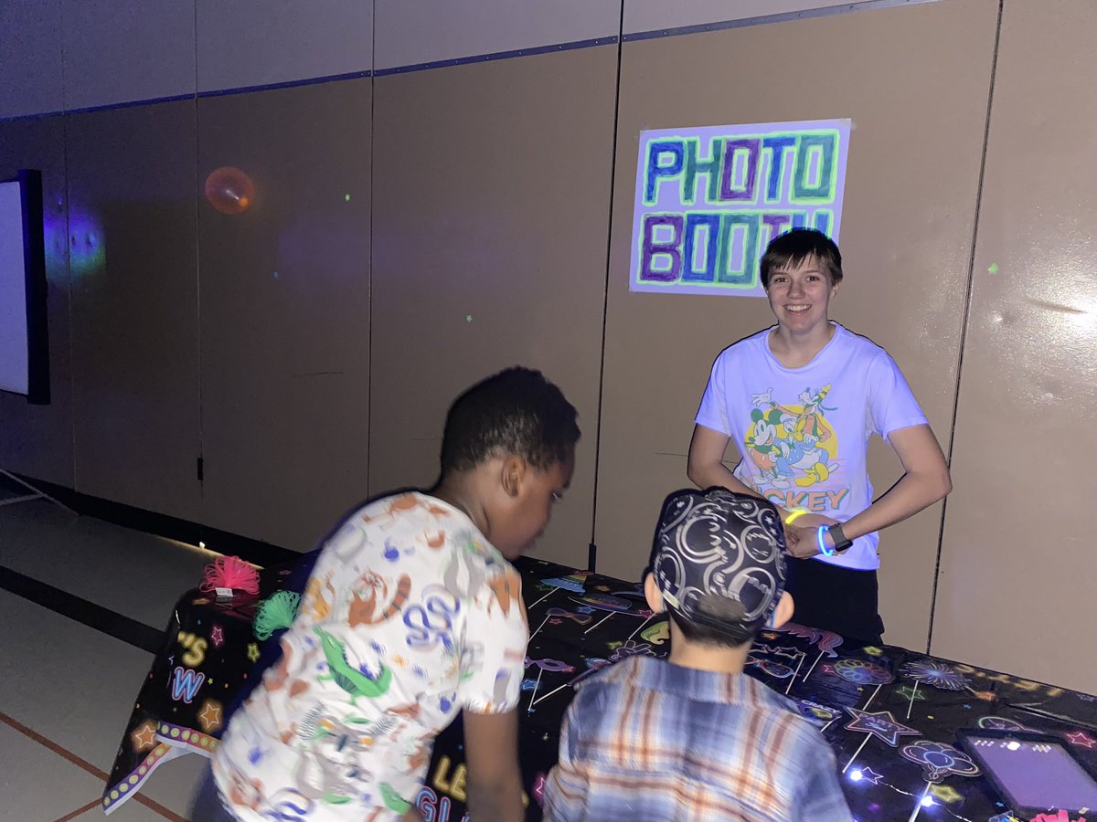 WOorcas's tweet photo. Our amazing student leaders and School Council volunteers organized and awesome Grade 1&amp;2 Glow Dance today! It was so much fun to dance, sing and have fun with our friends! #orcaproud https://t.co/CwyjOzXR5n