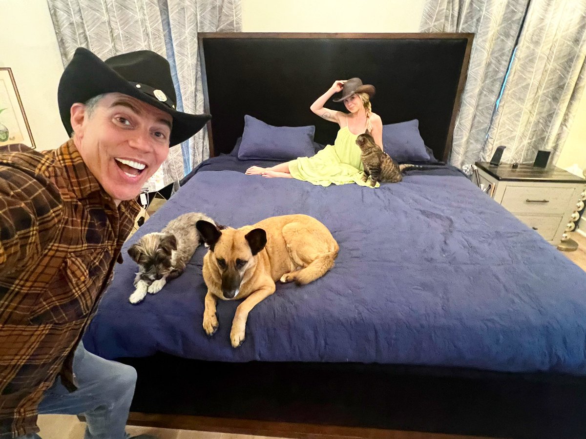 Ranch Update! @luxalot and I are now ready to sleep with WAY more animals every night, because our new bed is 7ft x 7ft! Thanks so much to AlaskanKingBeds.com for getting this to us so quickly, it's our dream bed come true!!!