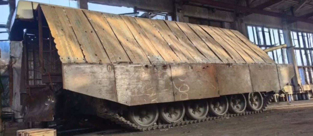 ⚡️🇷🇺Russian tank with home-made protection
