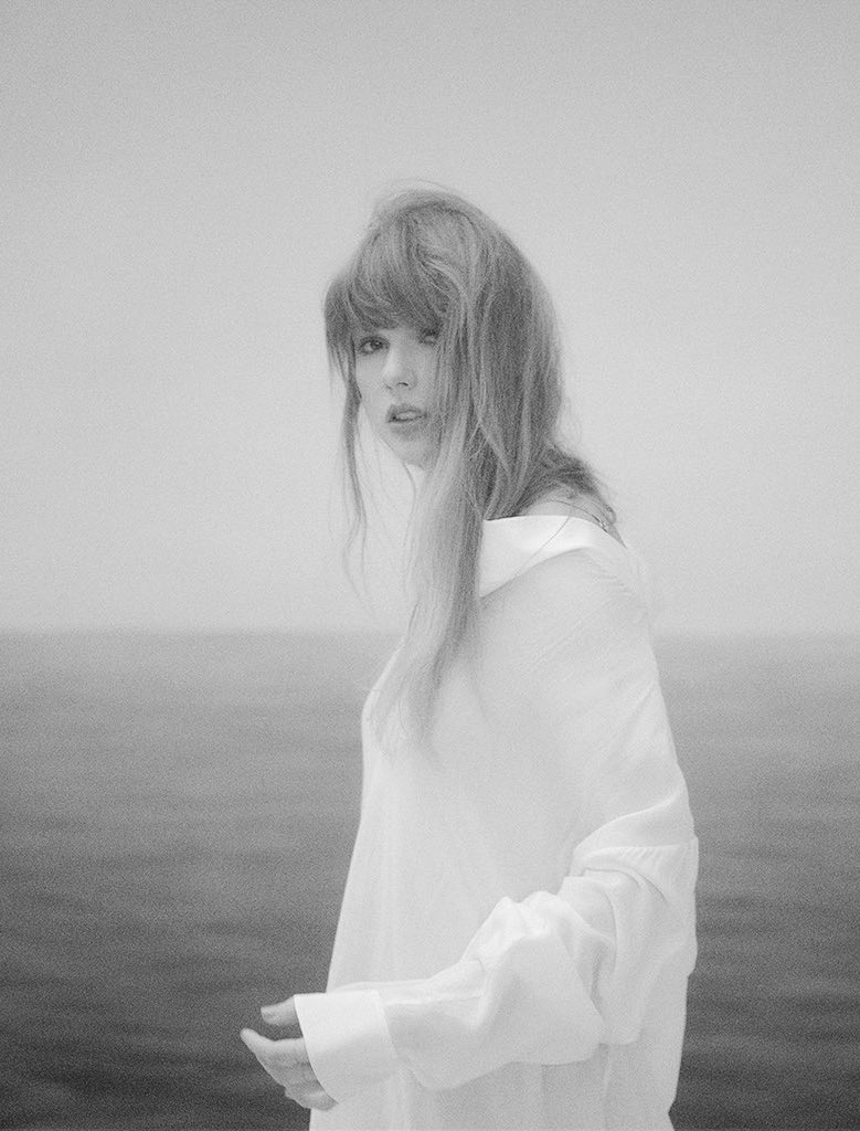 PRIMEIRO TWEET!

Para concorrer a camiseta tamanho M do “Midnights”, deixe seu user do last.fm aqui embaixo e dê RT nesse post!

• Vocês têm 10 minutos para comentar e dar rt NESSE tweet, depois disso iremos sortear o item. ❤️

Enquanto isso, continue escutando o