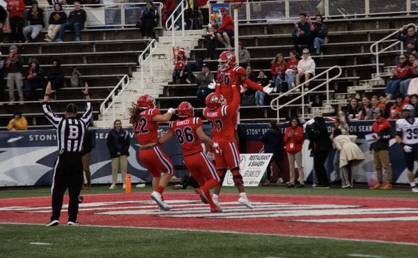 After a great conversation with @CoachBCosh I am blessed to receive an offer from Stony Brook University @StonyBrookFB @_PopeFootball @_FocusTraining_
