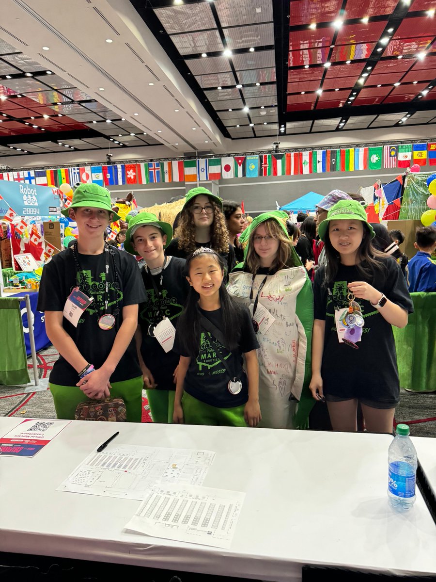firstlegoleague's tweet photo. It’s Tiara Friday here at #FIRSTChamp! Check out these FIRST Fashion Week showstoppers 🤩 #MASTERPIECE #FIRSTINSHOW #thatsafirst https://t.co/fRlnDkyGuw