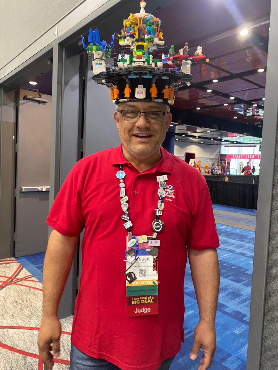 firstlegoleague's tweet photo. It’s Tiara Friday here at #FIRSTChamp! Check out these FIRST Fashion Week showstoppers 🤩 #MASTERPIECE #FIRSTINSHOW #thatsafirst https://t.co/fRlnDkyGuw