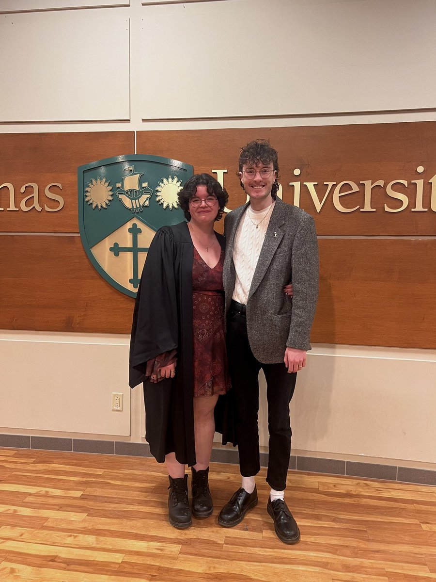 Sin é, is dóichí! Well, the end of exams up the hill, marks the end of my first year here cois Wolastoq! It’s been the experience of a lifetime bringing the Irish language, culture and craic to the fore here in NB ☘️ 1/5