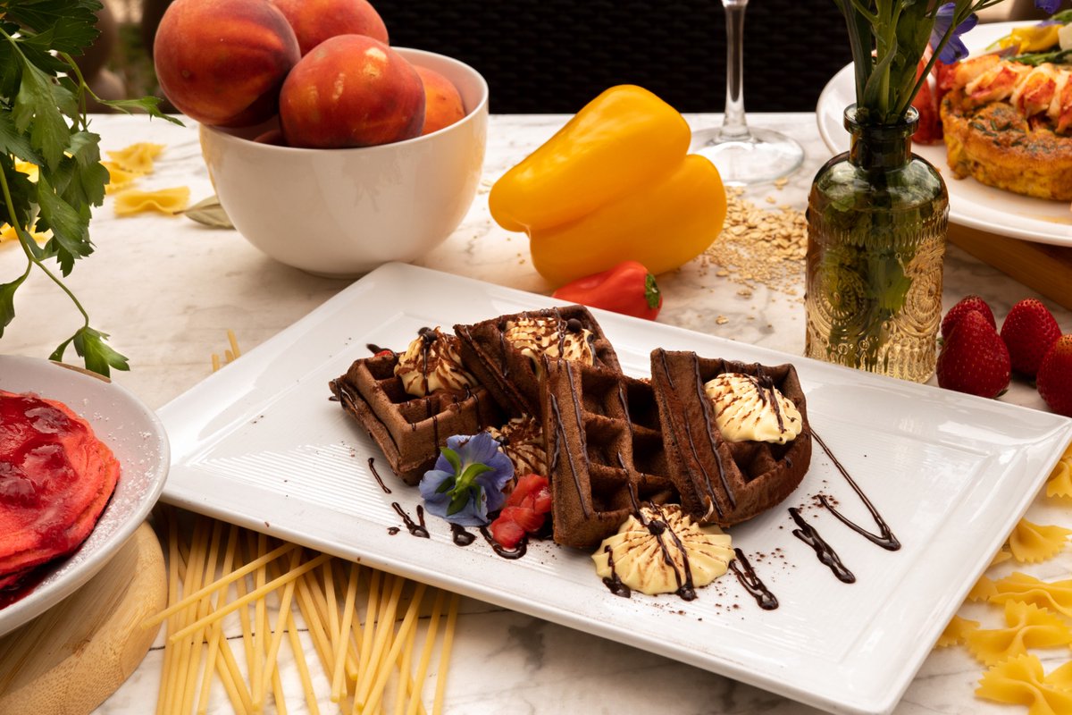 Start your day the sinful way with our decadent chocolate waffles at #LAVOLasVegas 🍫🧇